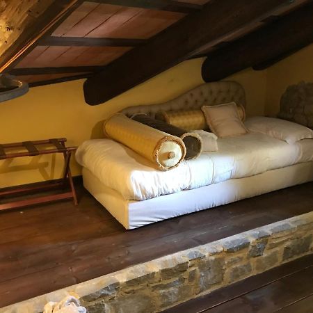 Hotel Dimora I Manichei Monforte dʼAlba Zewnętrze zdjęcie