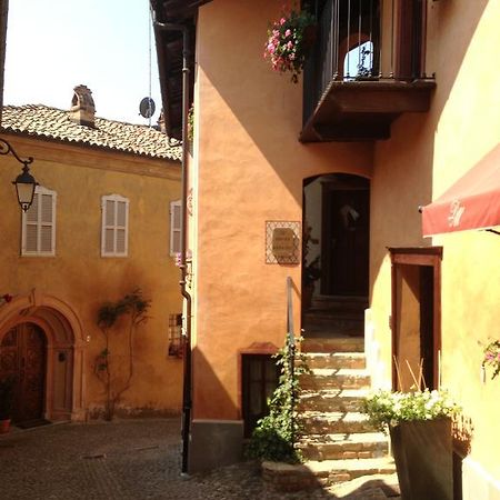 Hotel Dimora I Manichei Monforte dʼAlba Zewnętrze zdjęcie