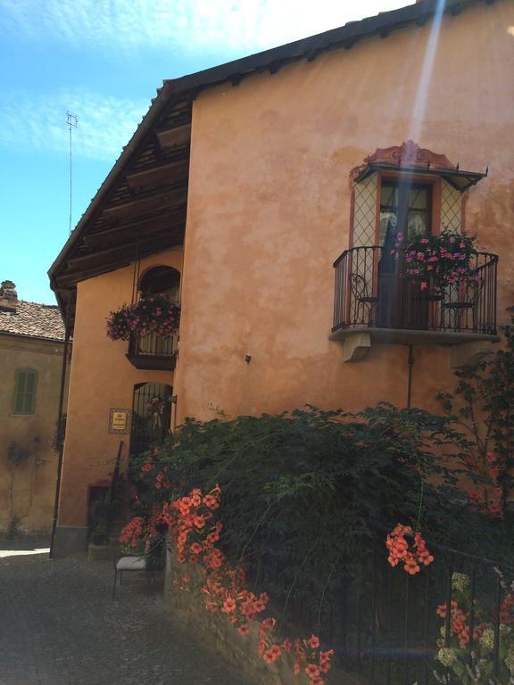 Hotel Dimora I Manichei Monforte dʼAlba Zewnętrze zdjęcie
