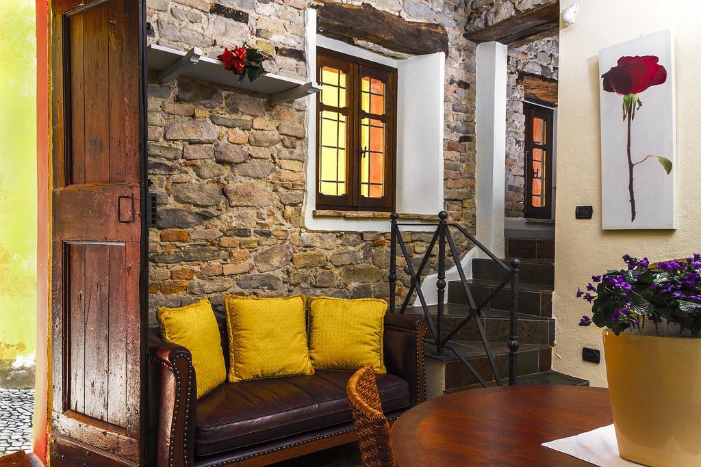 Hotel Dimora I Manichei Monforte dʼAlba Zewnętrze zdjęcie