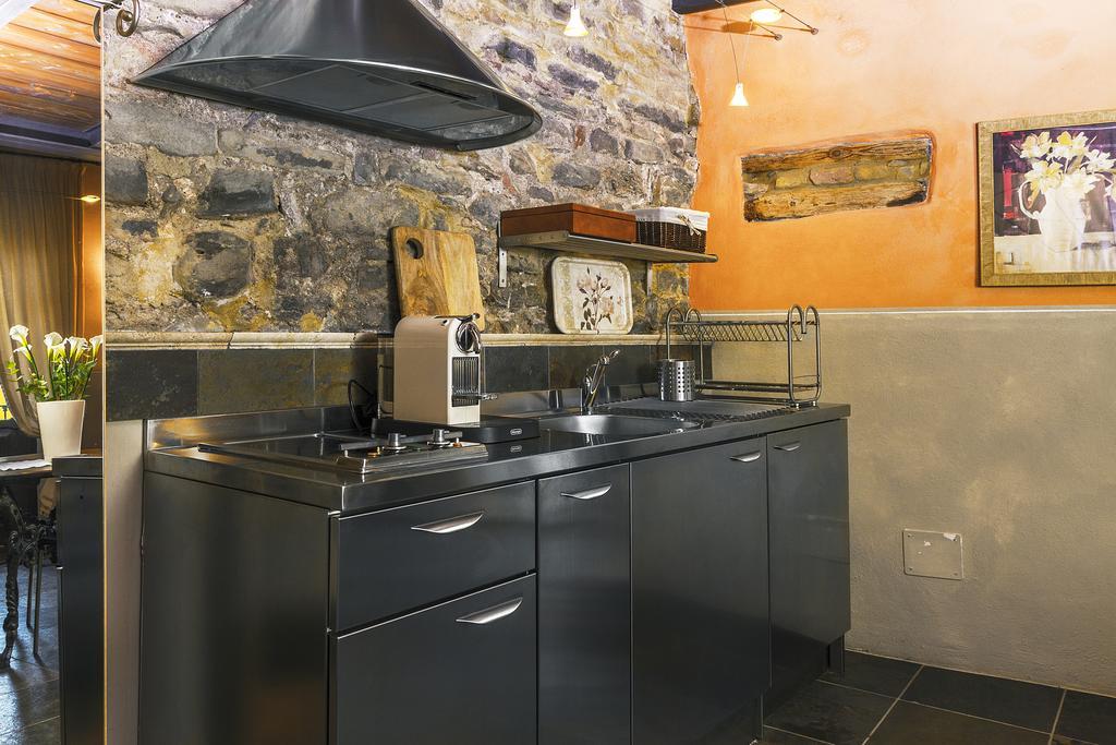 Hotel Dimora I Manichei Monforte dʼAlba Zewnętrze zdjęcie
