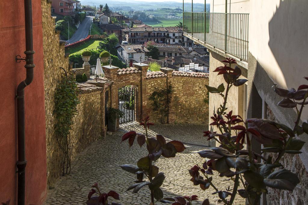 Hotel Dimora I Manichei Monforte dʼAlba Zewnętrze zdjęcie