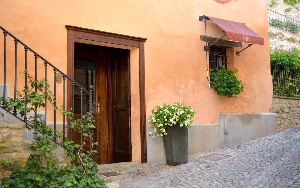 Hotel Dimora I Manichei Monforte dʼAlba Zewnętrze zdjęcie